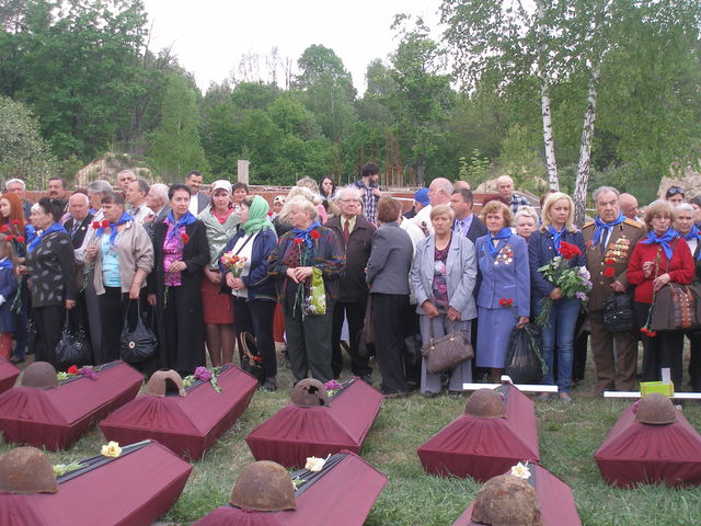 <p>75 бійців через десятиліття поховали з почестями. Фото: УПФ &laquo;Пам'ять&raquo;</p>