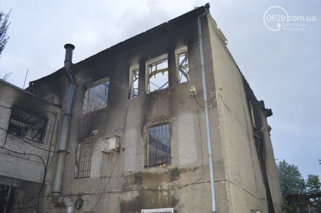 Последствия пожара в ГУВД и мэрии г. Мариуполь. Фото: 0629.com.ua