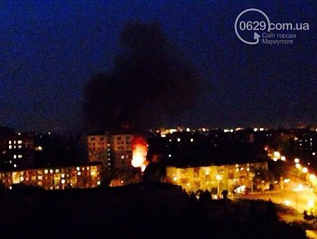В Мариуполе горит воинская часть. Фото: 0629.com.ua