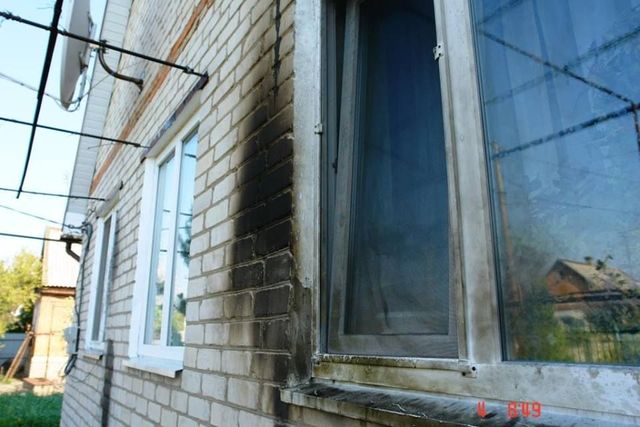 Воровство. Окна не выбили, но все имущество из дома бандиты украли. Фото: facebook.com