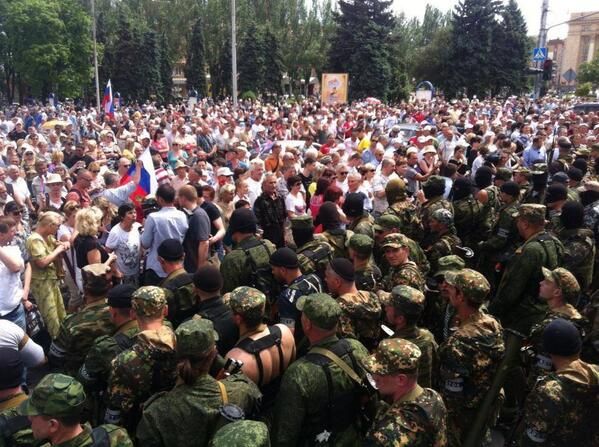 В Донецке протестуют против "бандеровских выборов" Фото: "Сегодня"