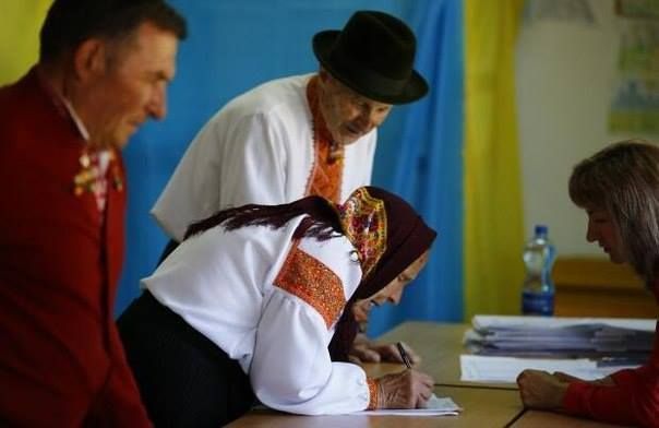 Украинцы всех возрастов спешат выбрать нового президента Фото: facebook.com