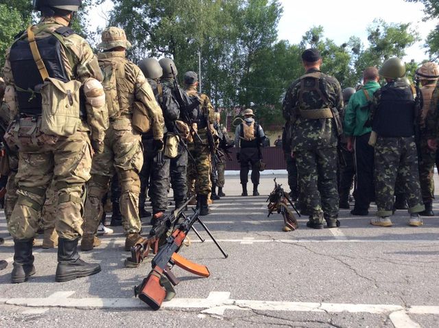 Второй батальон Национальной Гвардии Украины вступил на пост Фото: facebook.com/andriy.parubiy