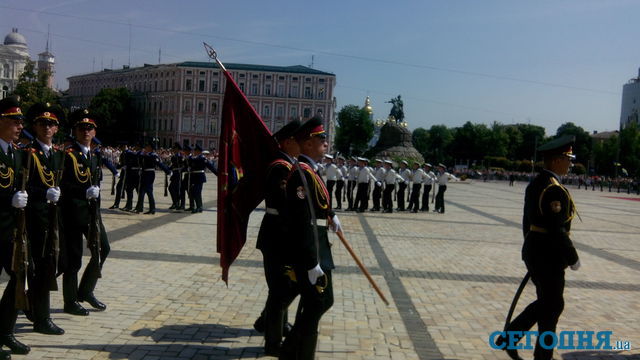 <p>Порошенко приїхав на Софіївську площу. Фото: Сегодня, Д.Нинько</p>
