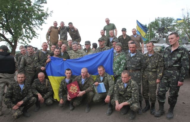 Петр Порошенко совершил первую рабочую поездку на Донбасс, фото president.gov.ua