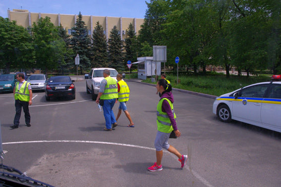 <p>У Донецьку евакуювали авто. Фото: прес-служба МВС&nbsp;</p>