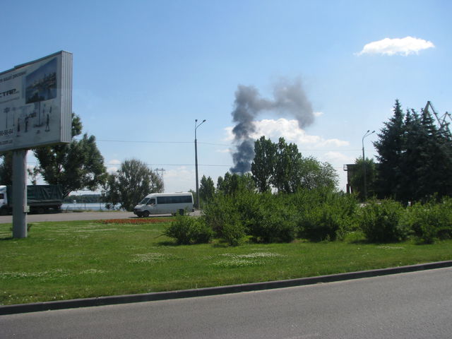 В городе горят склады. Фото: А. Никитин, Сегодня.ua