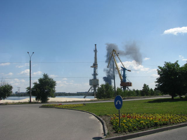 В городе горят склады. Фото: А. Никитин, Сегодня.ua