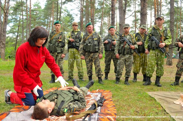 Отряды пограничников прошли учения и курсы первой мединской помощи. Фото: dpsu.gov.ua