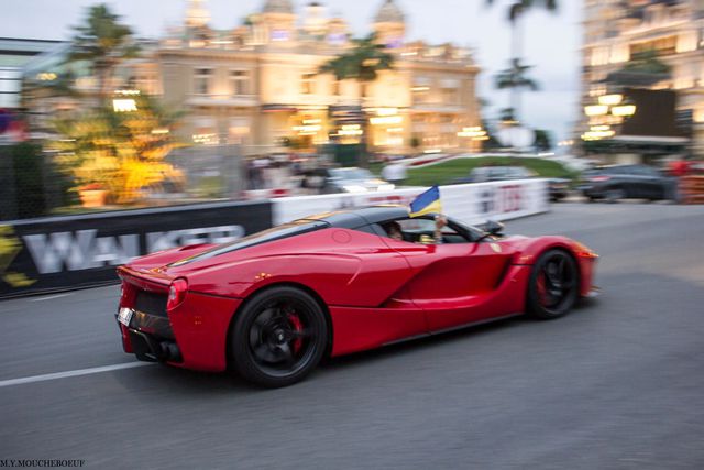 По Монако проехалась самая дорогая Ferrari с флагом Украины Фото: Marc Moucheboeuf | Фото: Анастасия Искрицкая