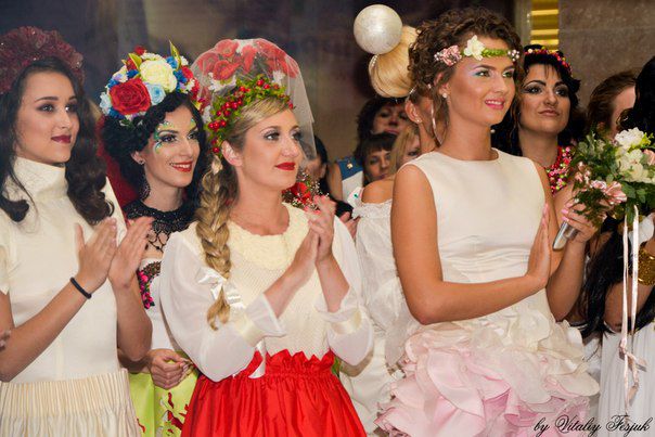 Парад невест. Фото: Виталий Фесюк, Марья Сергеевна, Катя Стоянова