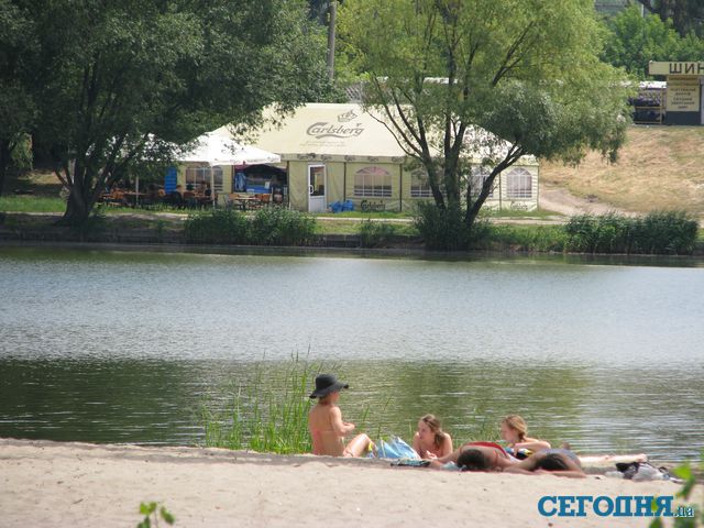 За последних пять дней на озере Тельбин появилось 3-4 новых "точки". Фото "Сегодня"
