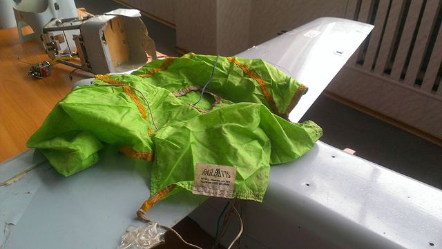 <p>БПЛА був оснащений російським парашутом. Фото: facebook.com/dmitry.tymchuk</p>