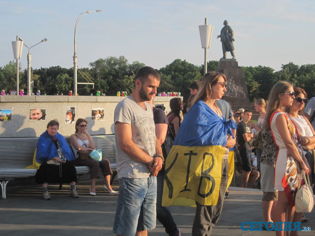 В Харькове почтили память жертв "Боинга-777". Фото: А.Макаренко