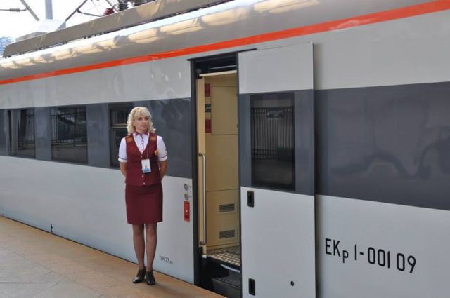 <p>Потяг "Інтерсіті +" Крюківського заводу. Фото: vz.ua</p>