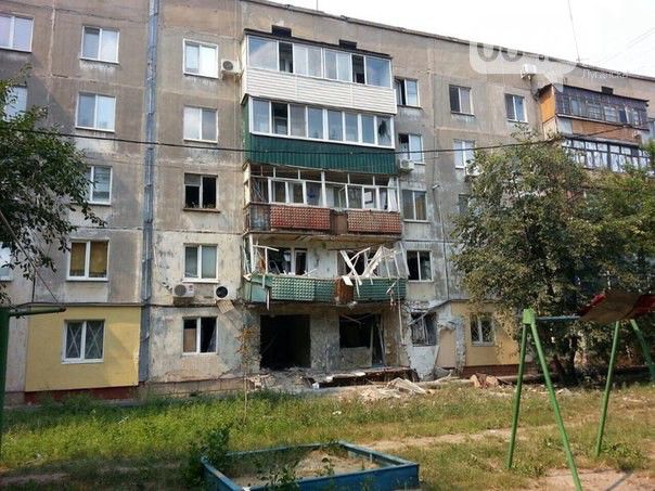 В Луганске разрушено ряд домов. Фото: 0642.ua
