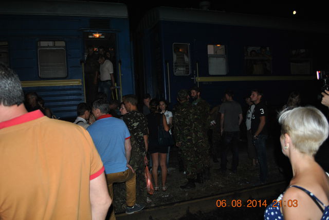Бойцов 72-й бригады доставили в Киев. Фото: Валентин Вдовиченко