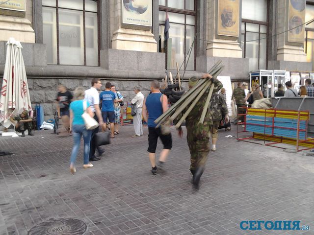 <p><span>Майдан має намір стояти і надалі</span></p> | Фото: Степан Сич
