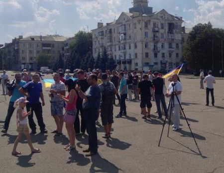 <p>У Краматорську намагаються прибрати пам'ятник Леніну. Фото: twitter.com/novostidnua</p>