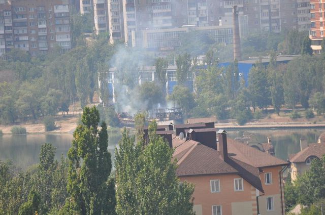 <p>Центр Донецька потрапив під обстріл. Фото: соцмережі, ura.dn.ua</p>