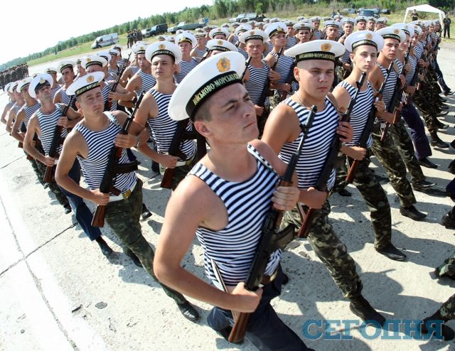 В Киеве готовятся к праздничному параду | Фото: Александр Яремчук