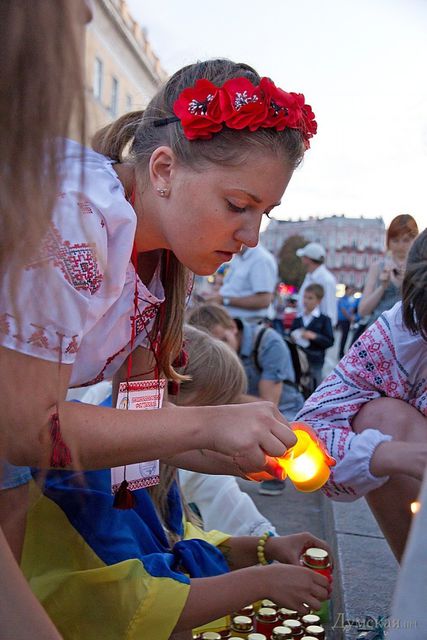 Одесситы зажгли свечи в память о погибших в борьбе за единство Украины Фото: "Думская"