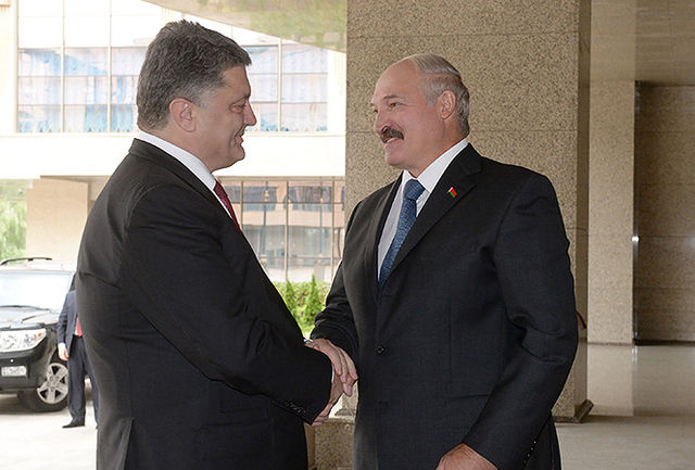 Петро Порошенко та Олександр Лукашенко. Фото: прес-служба президента Білорусі