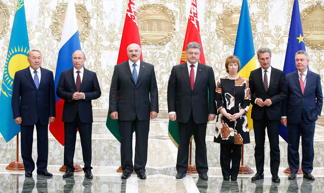 Учасники зустрічі в Мінську. Фото: прес-служба президента України