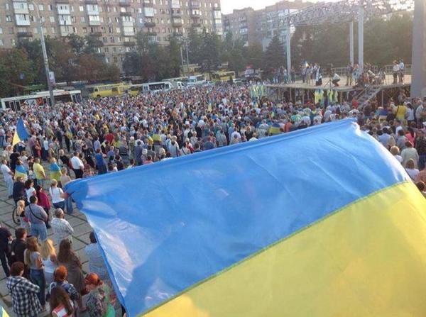 Около 3 тысяч человек приняли участие в антитеррористическом митинге, который состоялся в Мариуполе, фото 0629.com.ua