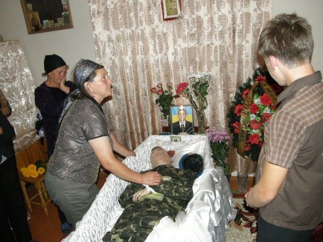 <p>У Калуші поховали 19-річного бійця АТО Павла Лещинського. Фото: kalushfm.com.ua</p>