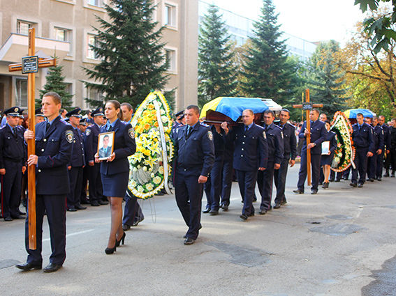 <p>В Івано-Франківську прощаються із загиблими солдатами. Фото: МВС</p>