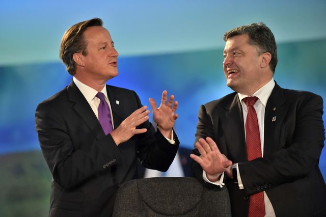 Прем'єр-міністр Великобританії Девід Кемерон і Петро Порошенко. Фото: AFP