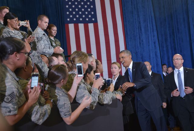 США. Президент Барак Обама відвідав Центральне командування у Флориді, де зустрівся з військовослужбовцями. Фото: AFP