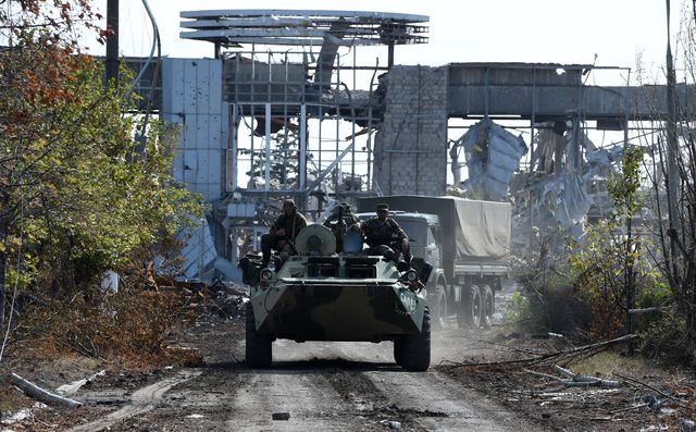 Луганский аэропорт полностью разрушен. Фото: AFP