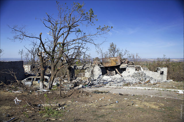 Саур-Могила превратилась в руины. Фото: vergoti.livejournal.com/