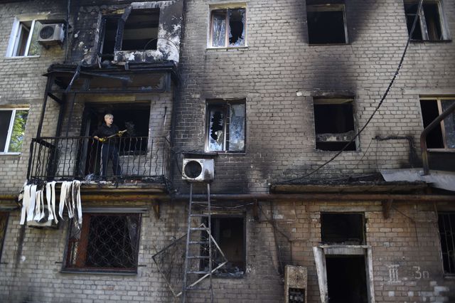 Киевский район после обстрелов. Фото: AFP