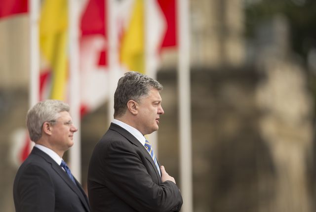 Стівен Харпер – прем'єр Канади – і Петро Порошенко. Фото: AFP