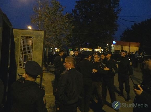 В Харькове произошла стычка между ультрас и пророссийскими активистами 