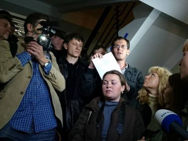 Харьковчане требуют от Кернеса подписать заявление о сложении полномочий городского головы, фото atn.ua