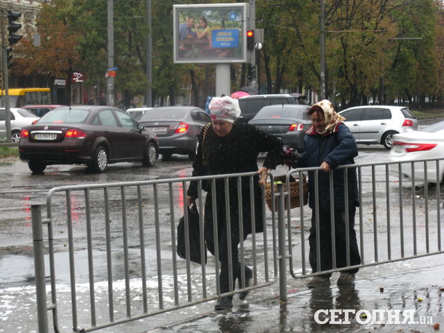 <p>У Дніпропетровську зараз буря. Фото: Андрій Нікітін, Станіслав Моісеєнко</p>
