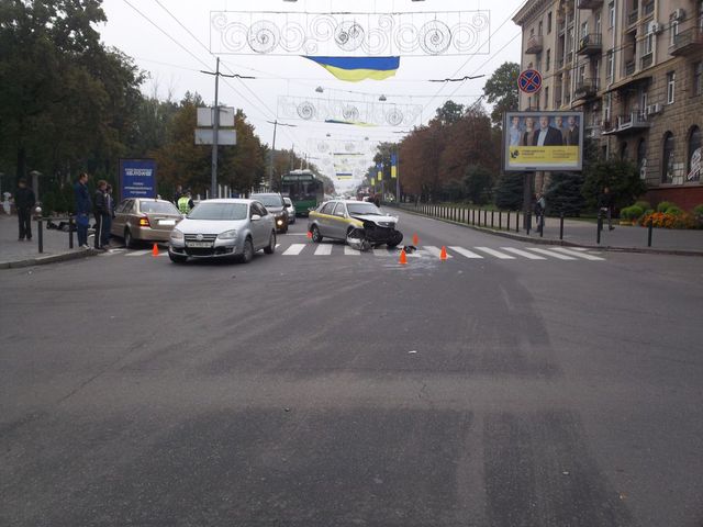 <p>У Харкові зіткнулися дві іномарки. Фото: dai.kharkov.ua</p>