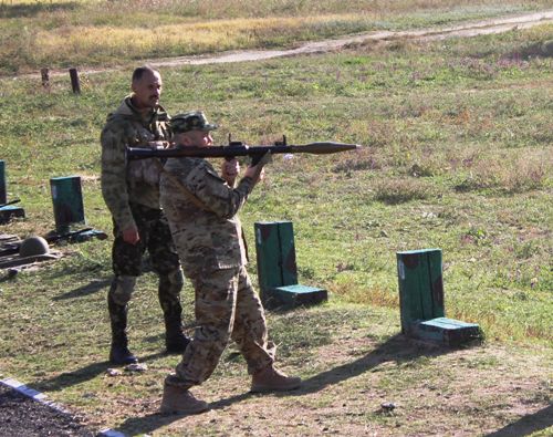 Путилов и его замы стреляли из разного оружия. Фото: oda.kherson.ua/