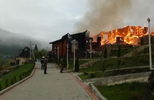 Причина пожара пока неизвестна. Фото: mns.gov.ua
