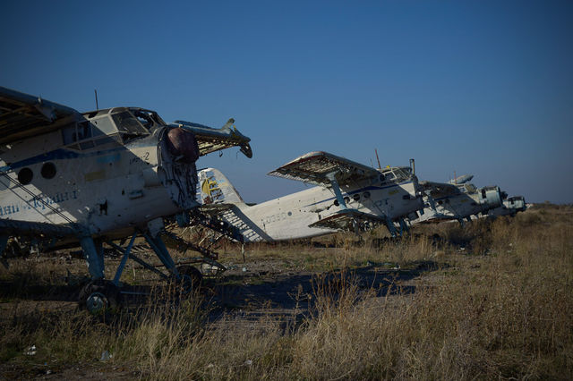 Луганский аэропорт в результате боевых действий превратился в руины. Фото: zyalt.livejournal.com
