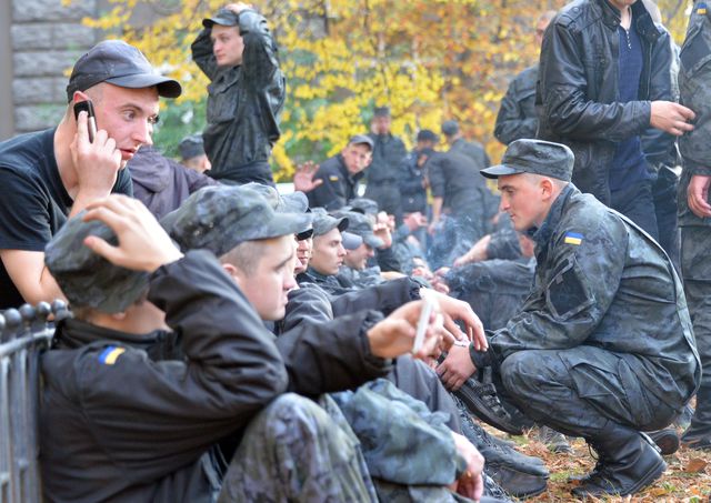 Солдаты требуют демобилизации, фото AFP