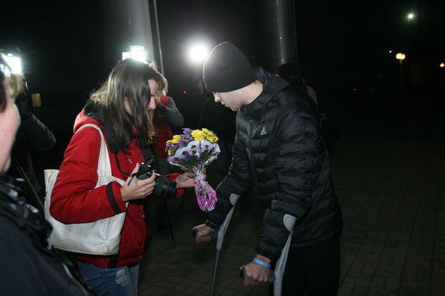 <p>В Україну повернувся поранений в зоні АТО. Фото: ОДА</p> | Фото: Сергій Ніколаєв