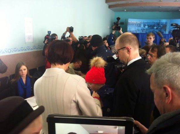 Арсений Яценюк со своей супругой. Фото: twitter.com/Tatiana_N