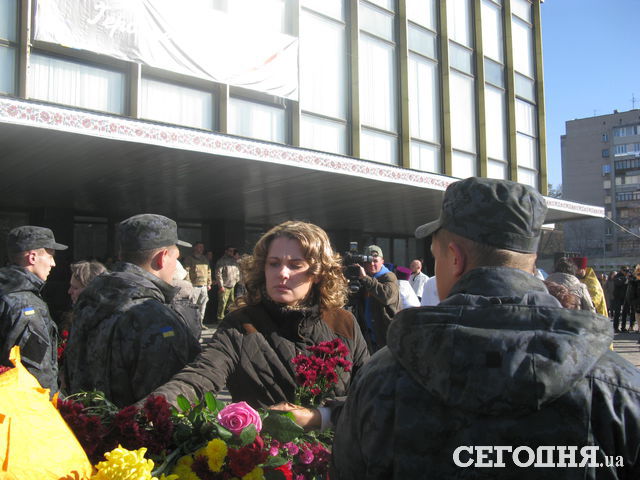 <p>У Дніпропетровську прощаються із загиблими. Фото: Андрій Нікітін</p>