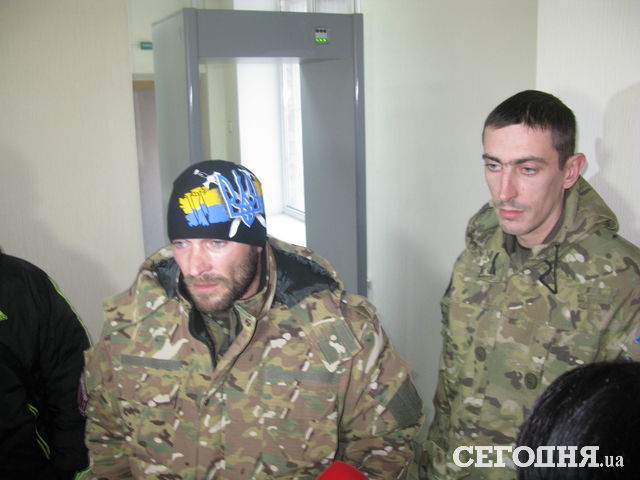 "Киборги" пришли на суд к Олегу Токарю. Фото: А. Никитин