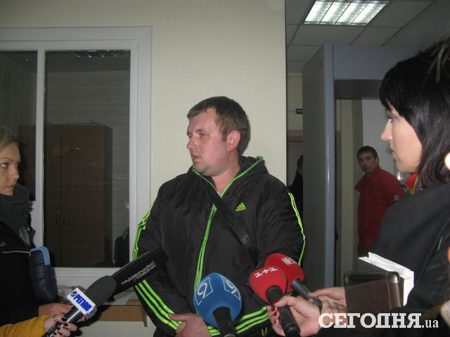 "Киборги" пришли на суд к Олегу Токарю. Фото: А. Никитин